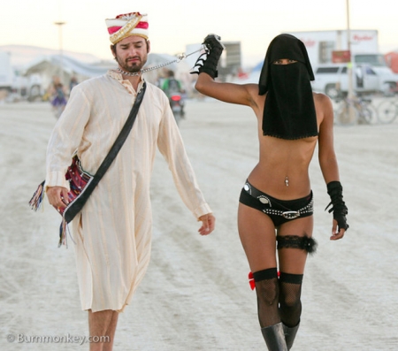 Sexy Niqaabi Domme