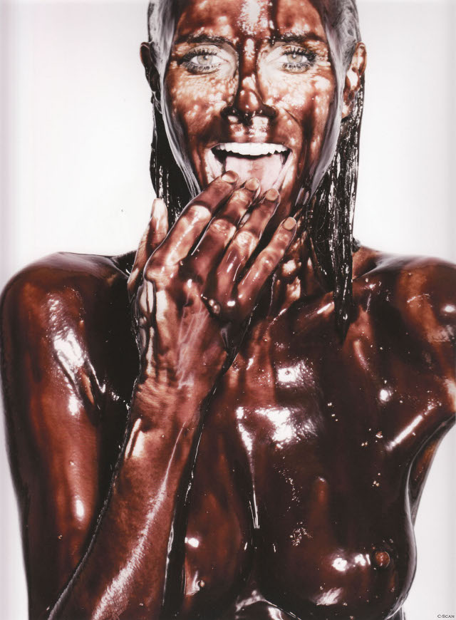 Heidi Klum Nude And Covered in Chocolate 01