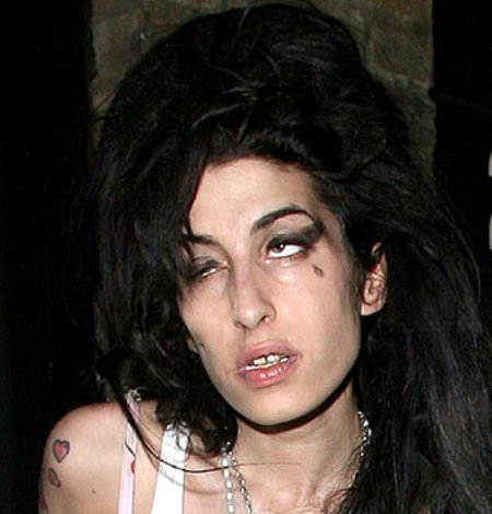 Amy Winehouse - Stupid Dead Junkie
